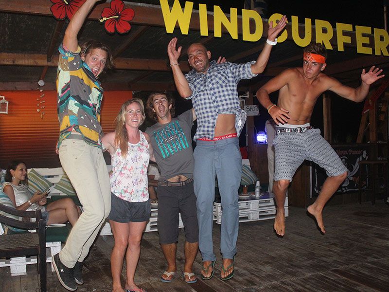 party-bbq-board-sail-windsurfersworld-windsurfing-ixia