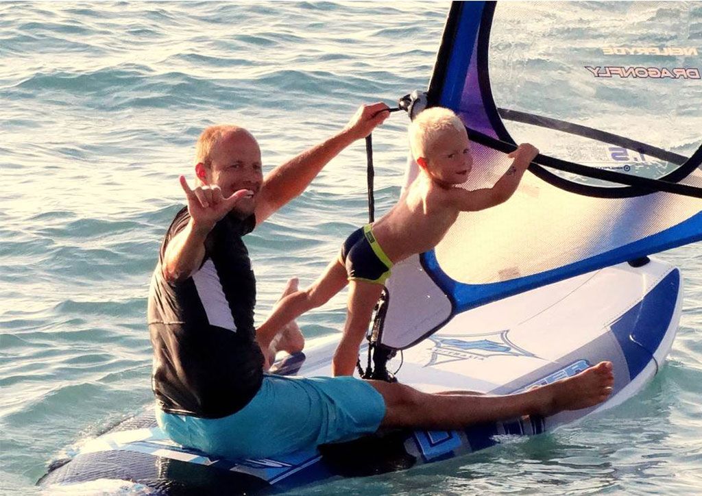 kid-dad-board-sail-windsurfersworld-windsurfing-ixia